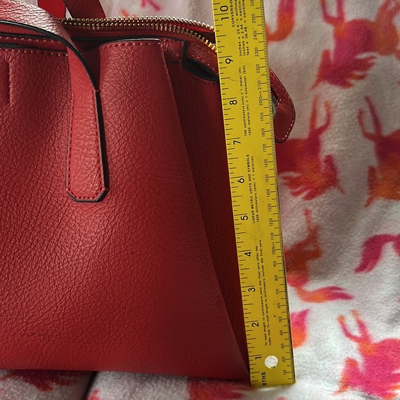 Candy Apple red guess tote bag - Picture 9 of 10